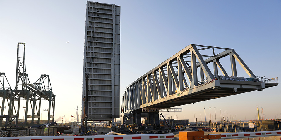 Kieldrechtsluis, Antwerpen | Meer bedrijfszekerheid voor bruggen in de haven van Antwerpen