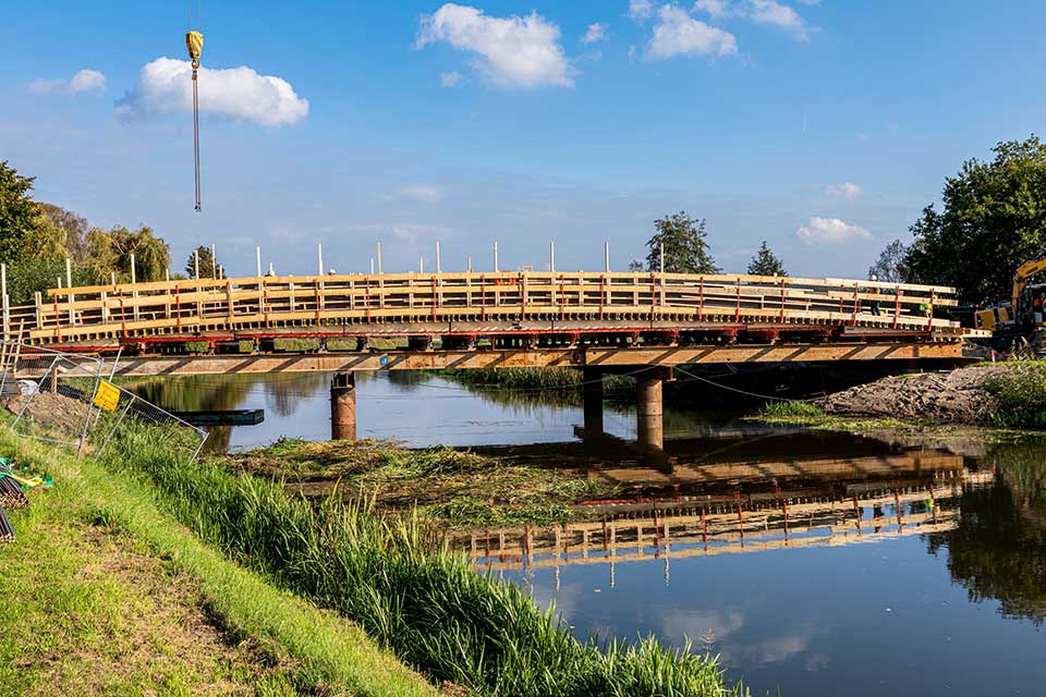 Flexibel bekistingssysteem en juiste engineering bij bouw nieuwe brug over de Essche Stroom