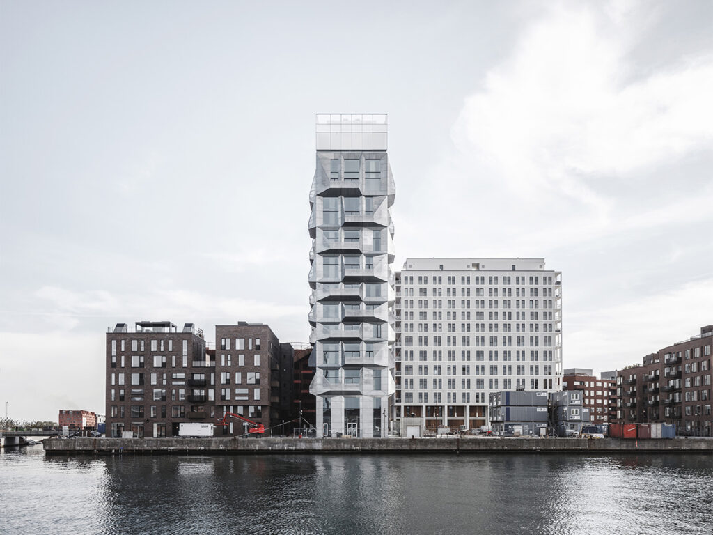 THE SILO: een nieuwe overjas van verzinkt staal voor betonnen graansilo in Kopenhagen